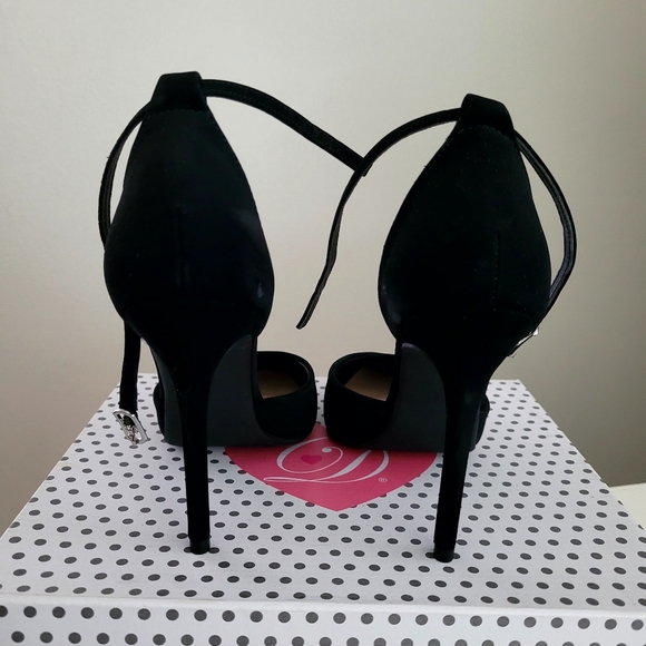 New w/box | Heels - Picture 7 of 11